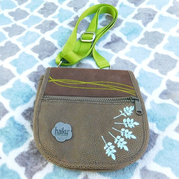 Haiku by Sharon Eisenhauer Brown Floral designed crossbody bag - Picture 1 of 9